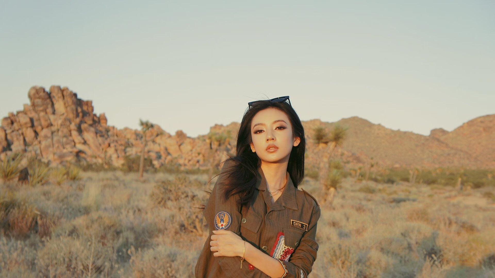 爱游戏线上-夺冠热门频频失误，迎接激烈挑战，夺冠瞬间视频